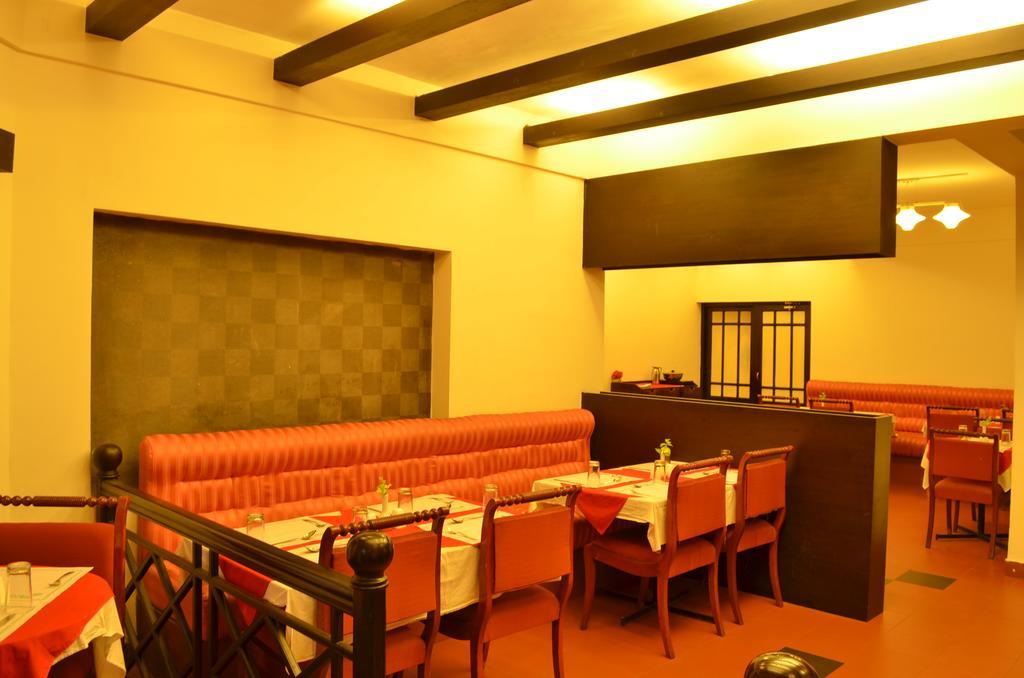 Royal Retreat Hotel Munnar Exterior foto